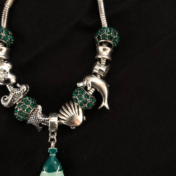 Green Princess Charm Bracelet with extender - Picture 4 of 6